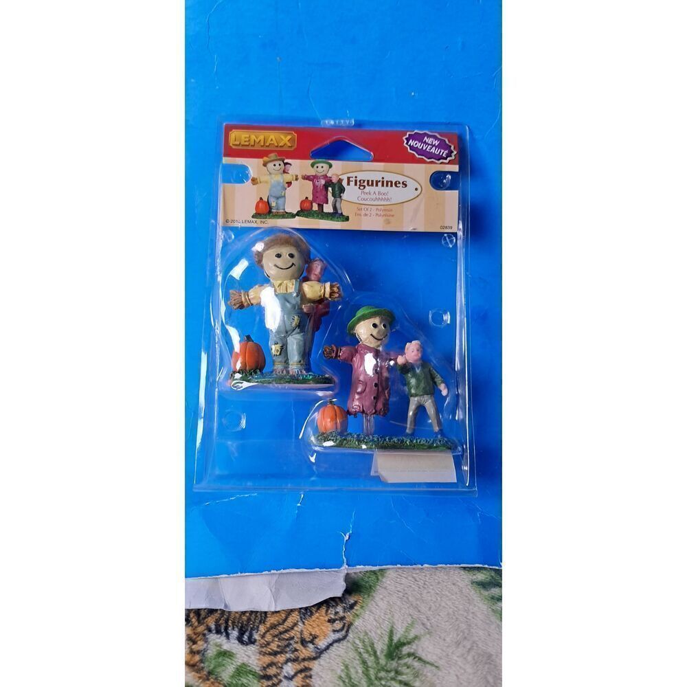 Lemax Figurine 2010 Spooky Village Peek a Boo-Scarecrow